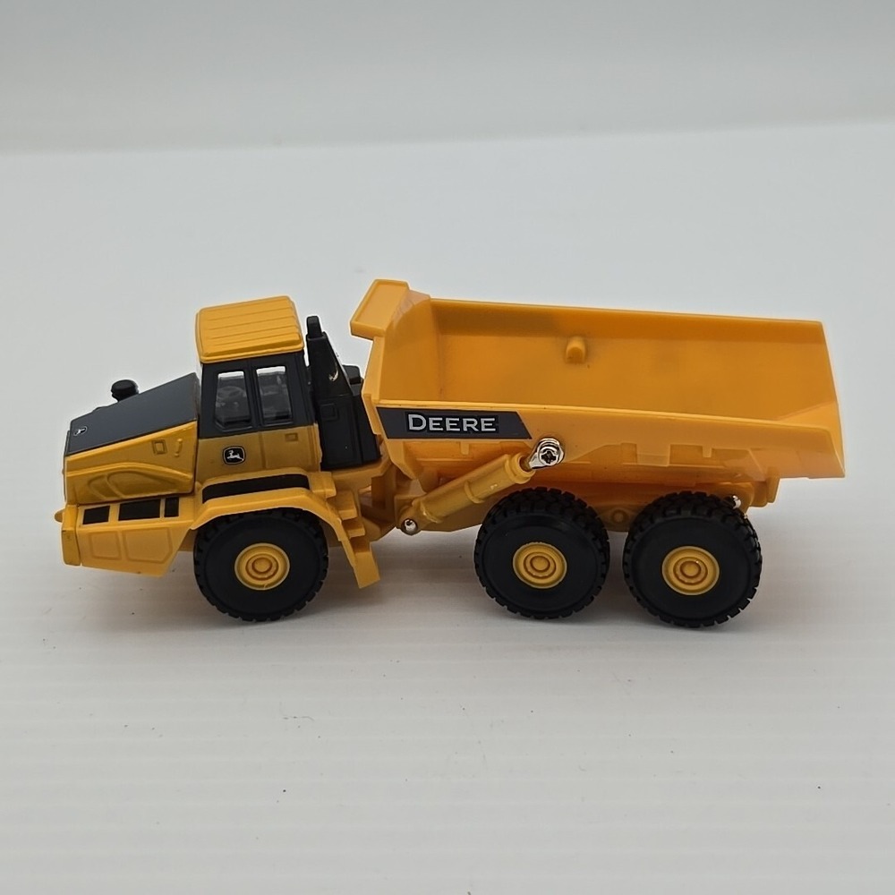 ERTL TOMY JOHN DEERE ARTICULATED DUMP TRUCK 5 3/8" PLASTIC CONSTRUCTION VEHICLE